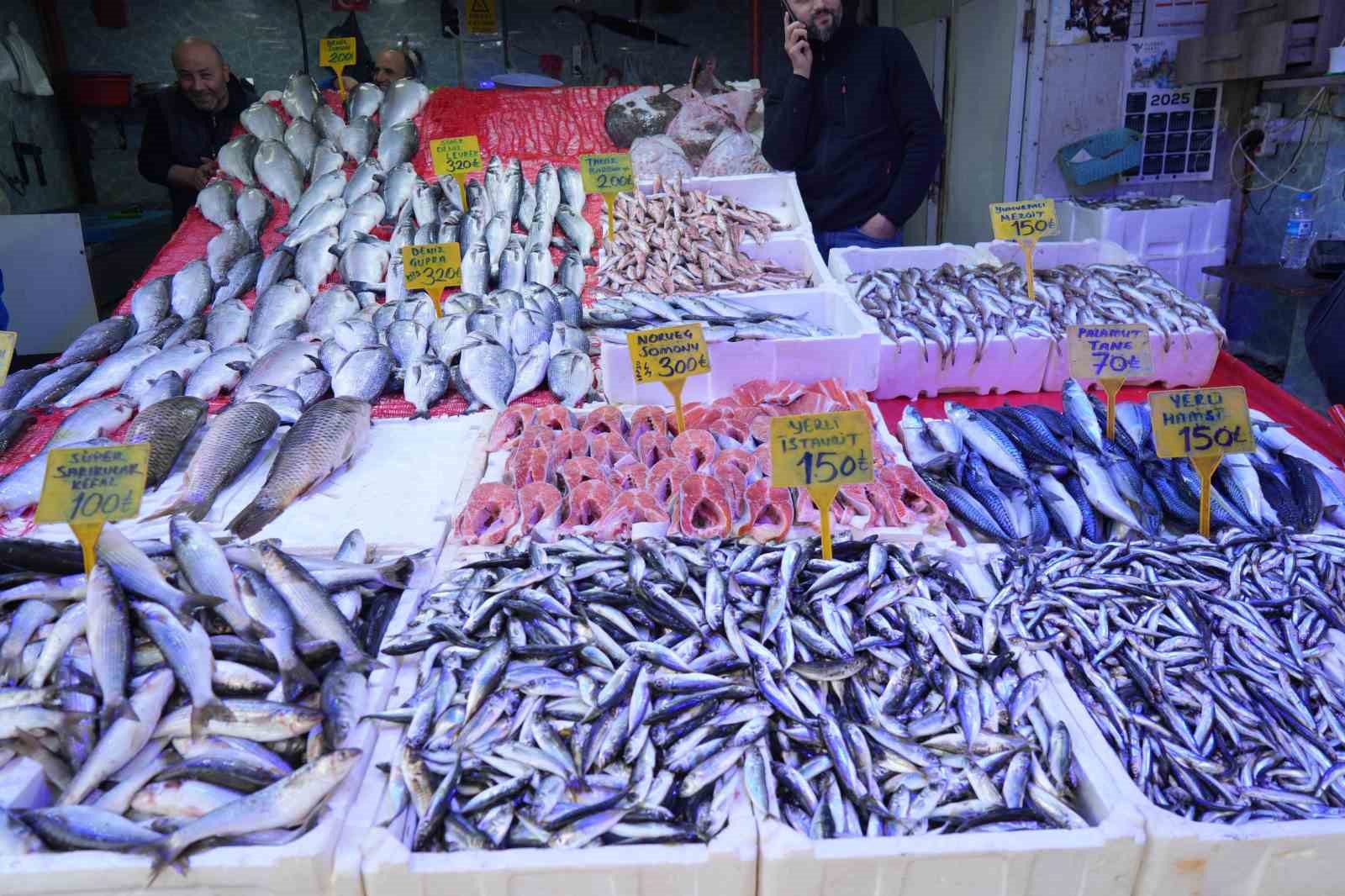 vira-bismillahtan-vedaya-sezonun-son-baliklari-tezgahlarda