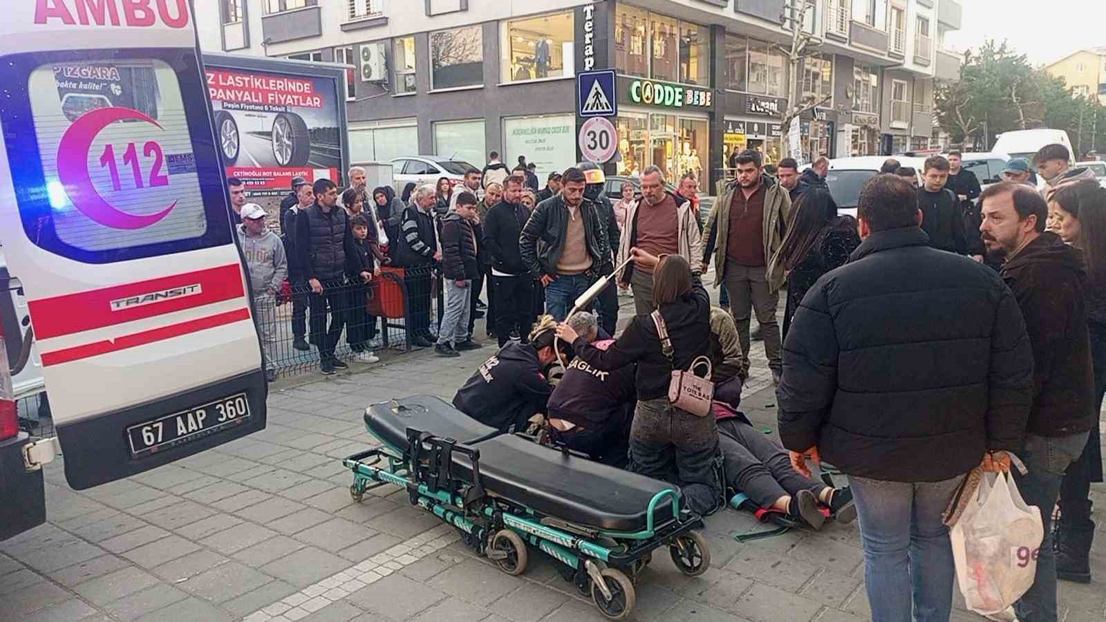 yaya-gecidinde-motosikletin-carptigi-kadin-agir-yaralandi