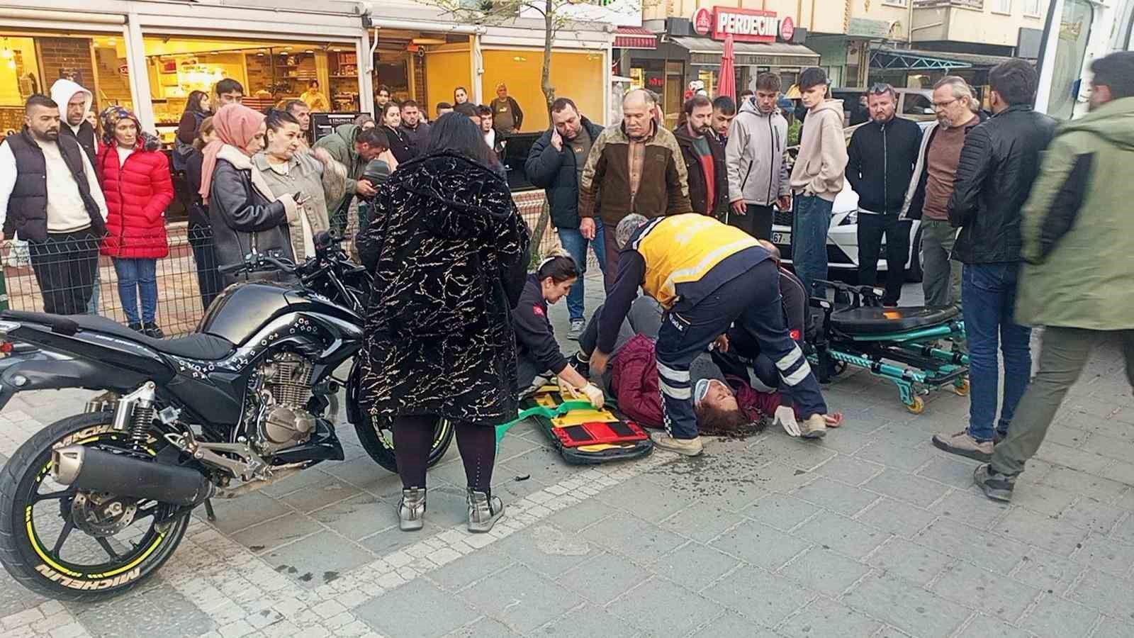 yaya-gecidinde-motosikletin-carptigi-kadin-agir-yaralandi