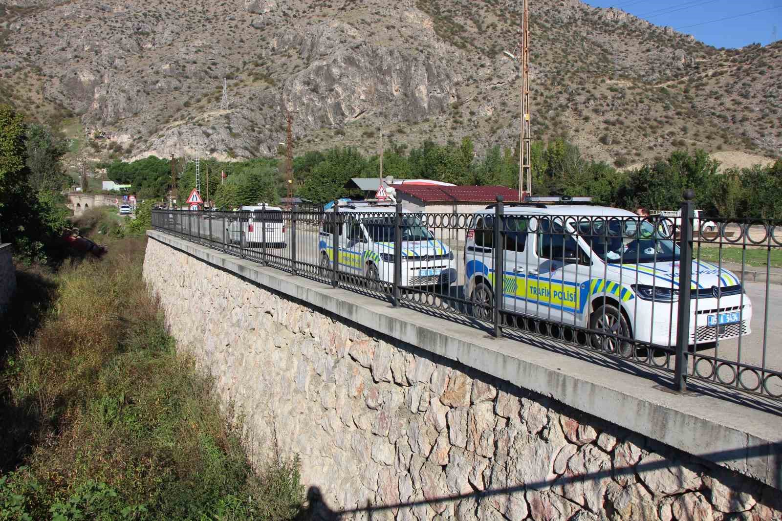 amasyada-minibus-dereye-uctu-9-yarali