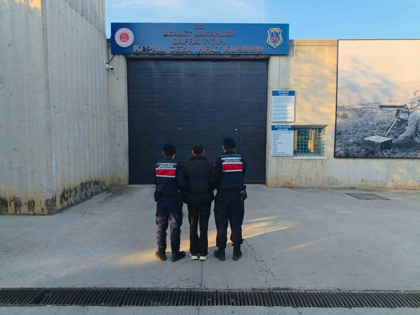 bafrada-11-yil-3-ay-hapis-cezasiyla-aranan-sahis-yakalandi