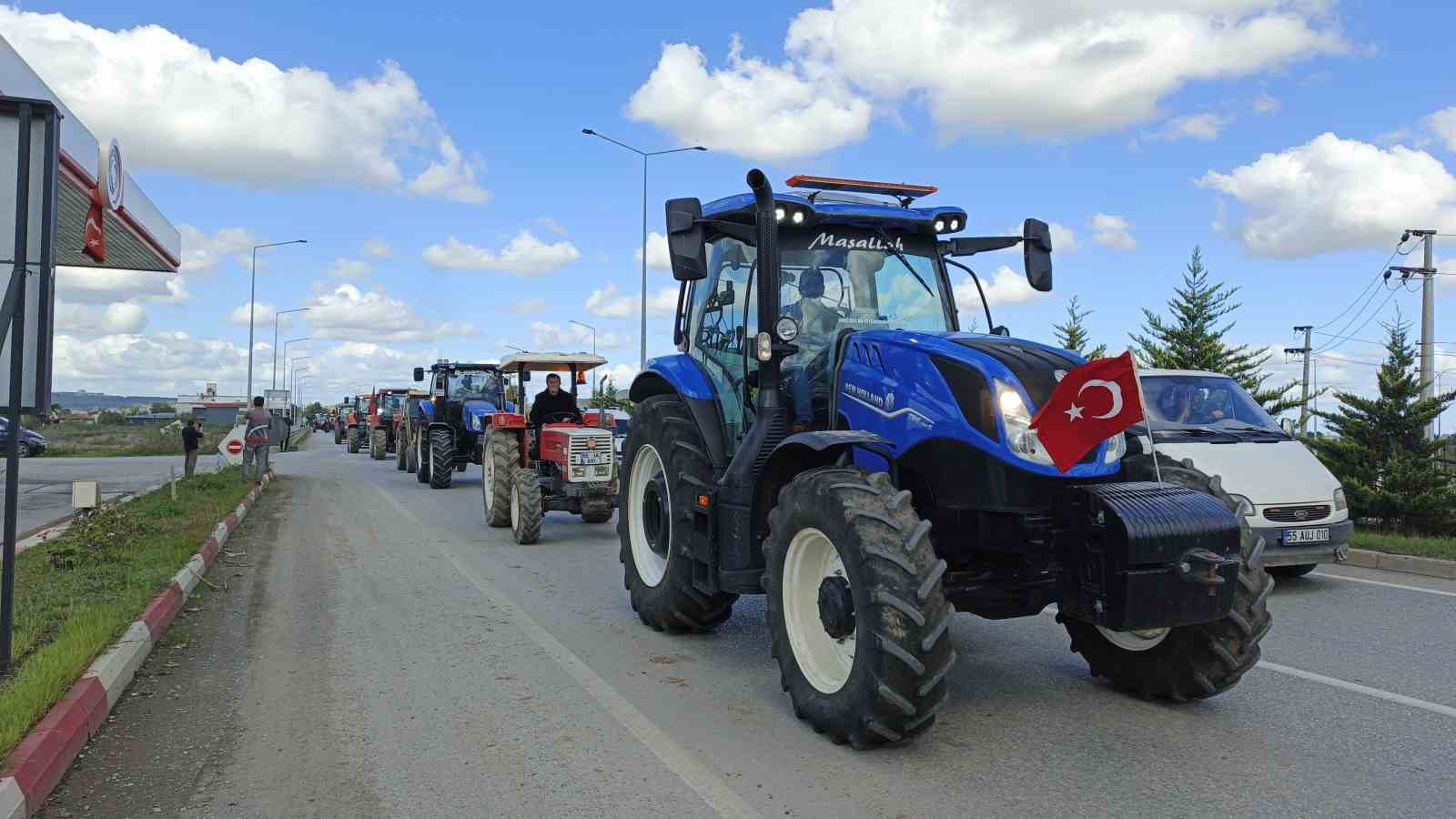 bafrada-celtik-ureticilerinden-600-traktorlu-konvoy