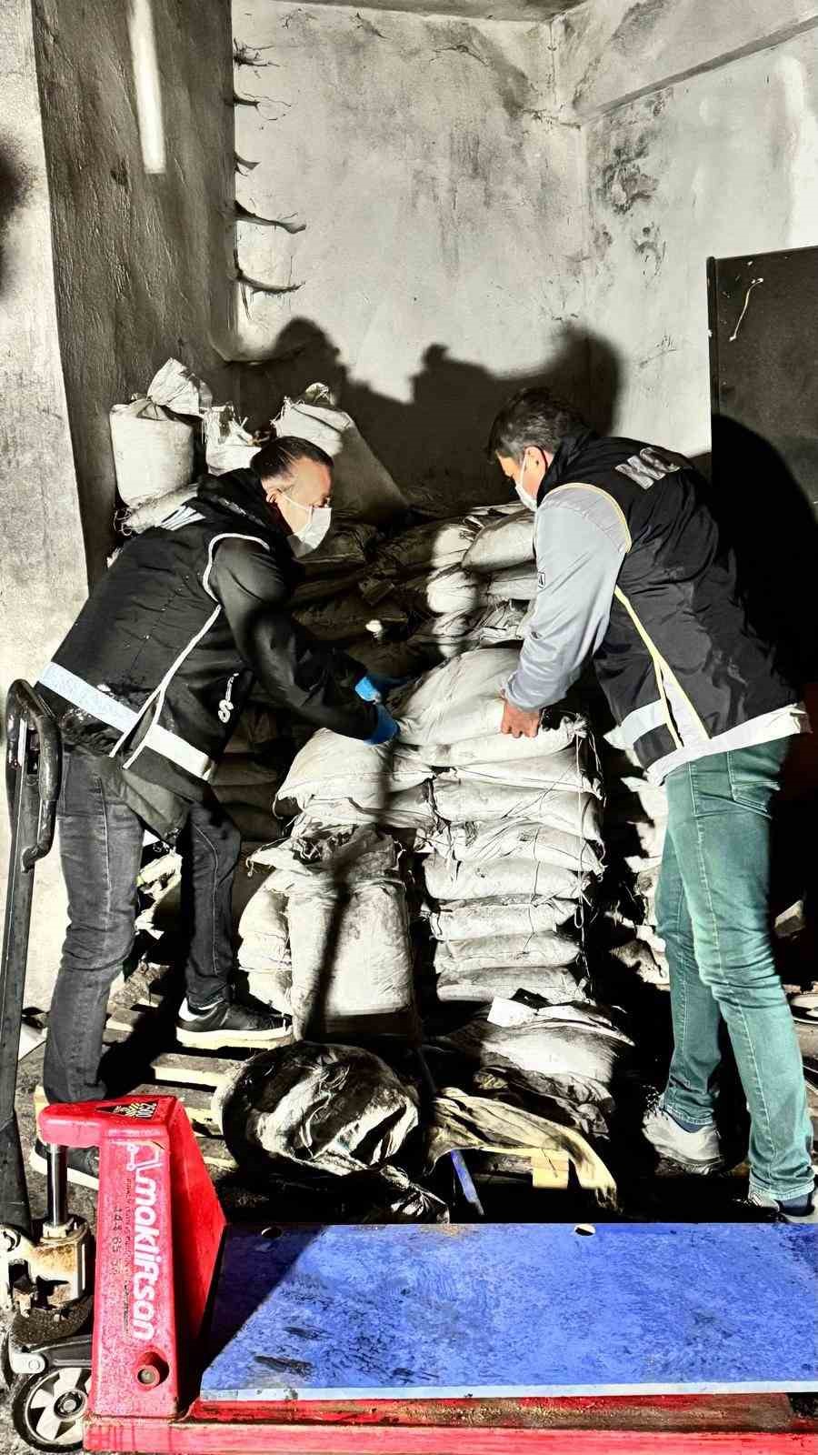 bartinda-8-ton-titanyum-ele-gecirildi