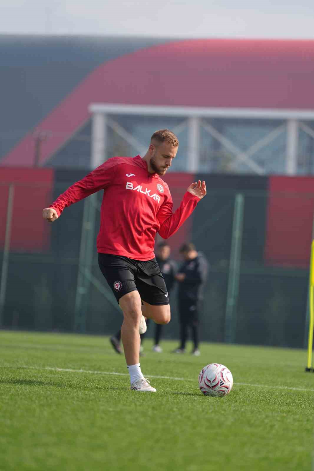 corum-fk-erzurumspor-fk-mesaisini-surdurdu