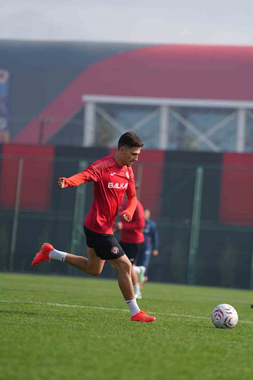 corum-fk-erzurumspor-fk-mesaisini-surdurdu