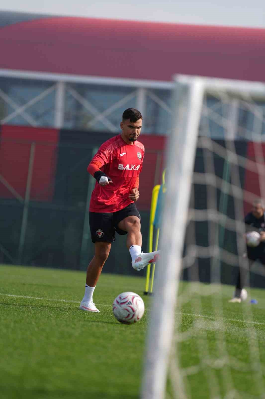 corum-fk-erzurumspor-fk-mesaisini-surdurdu
