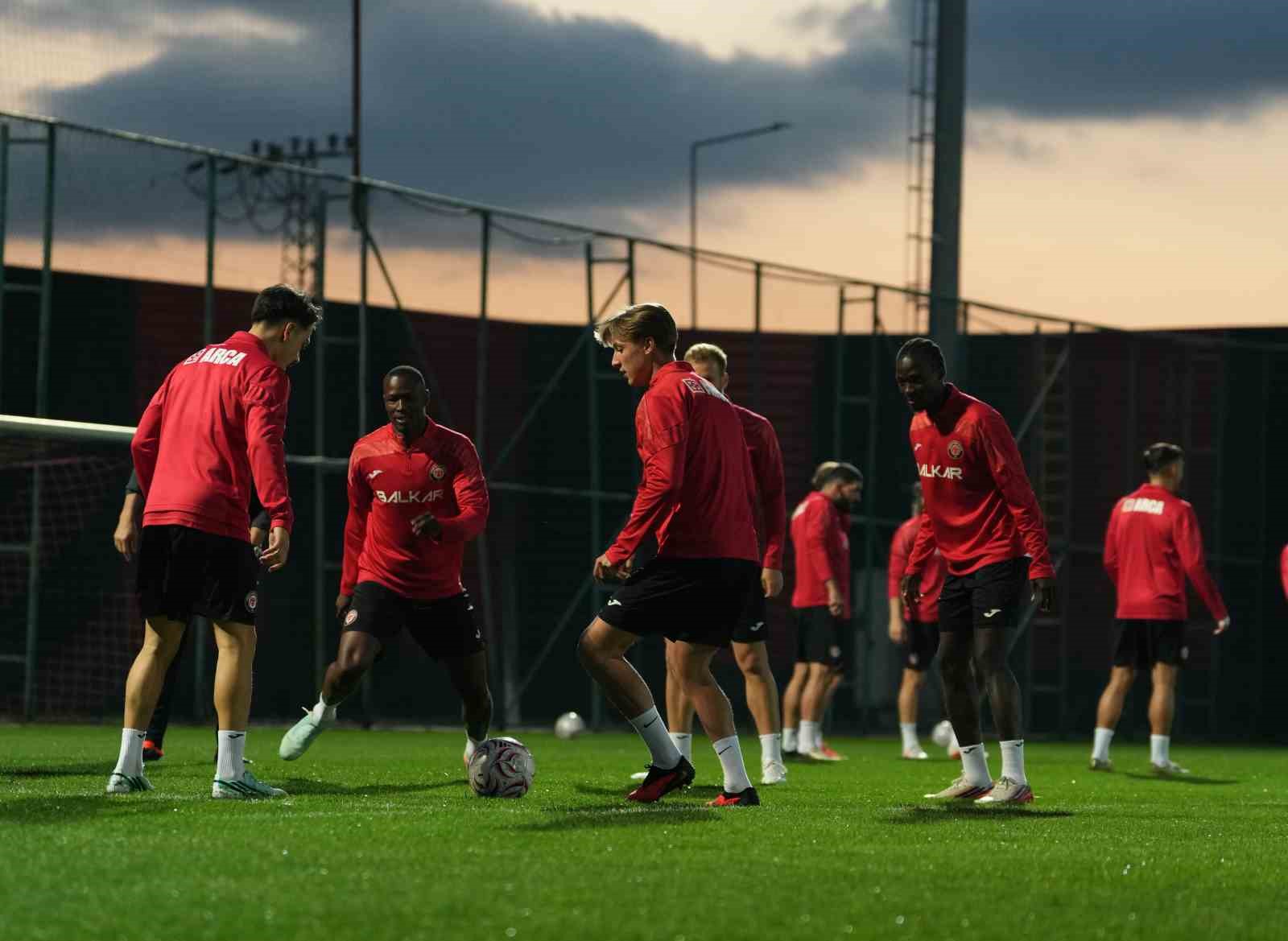 corum-fk-gaziantep-fk-hazirliklarini-surdurdu