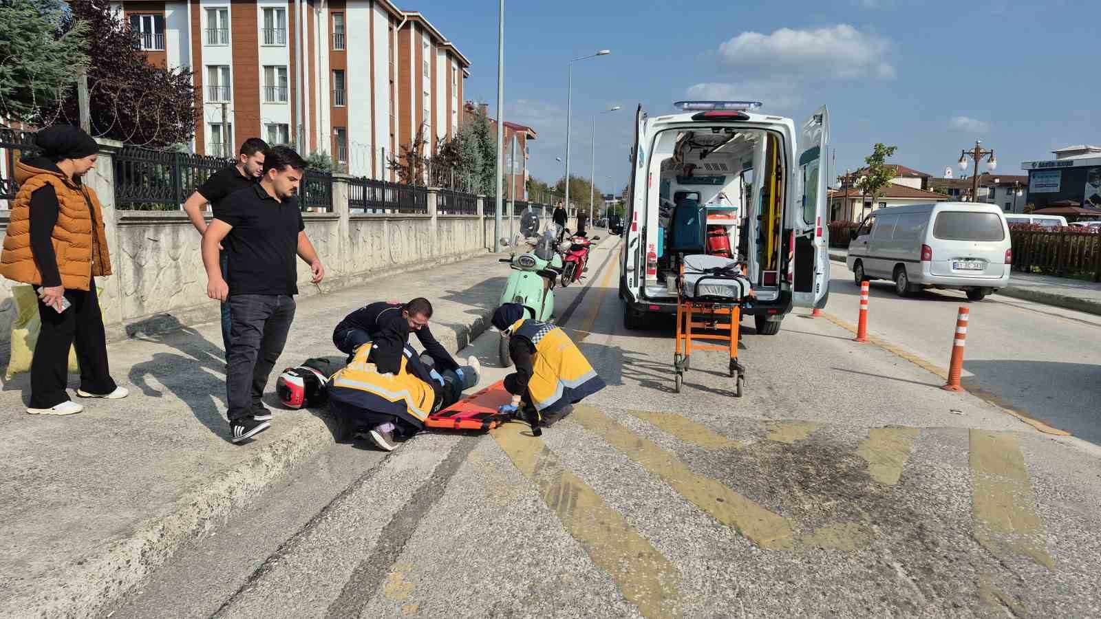 duzcede-devrilen-motosikletin-surucusu-yaralandi