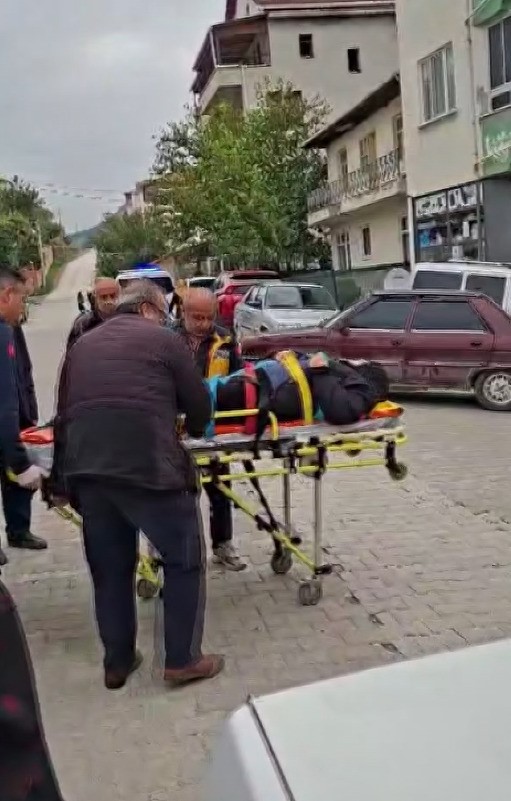 kastamonuda-otomobilin-bacaginin-uzerinden-gectigi-kadin-yaralandi