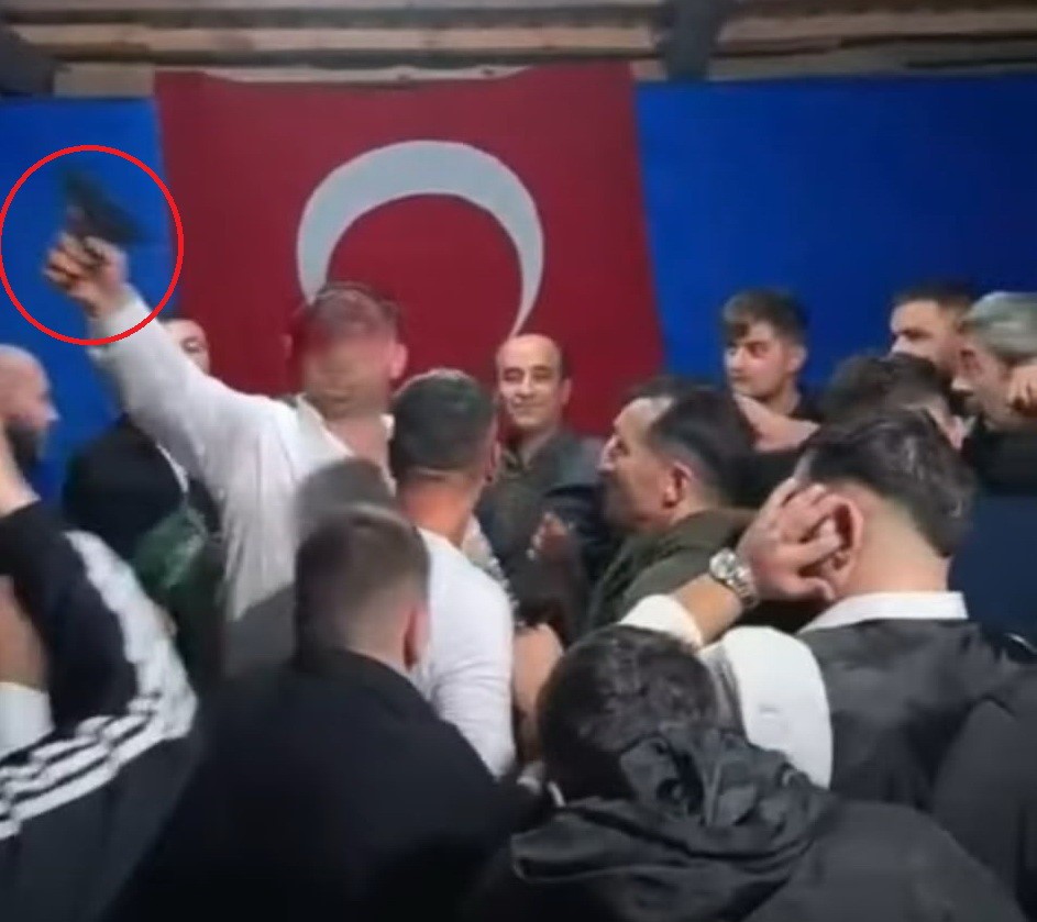 kina-gecesinde-silahli-kutlama-havaya-ates-actilar