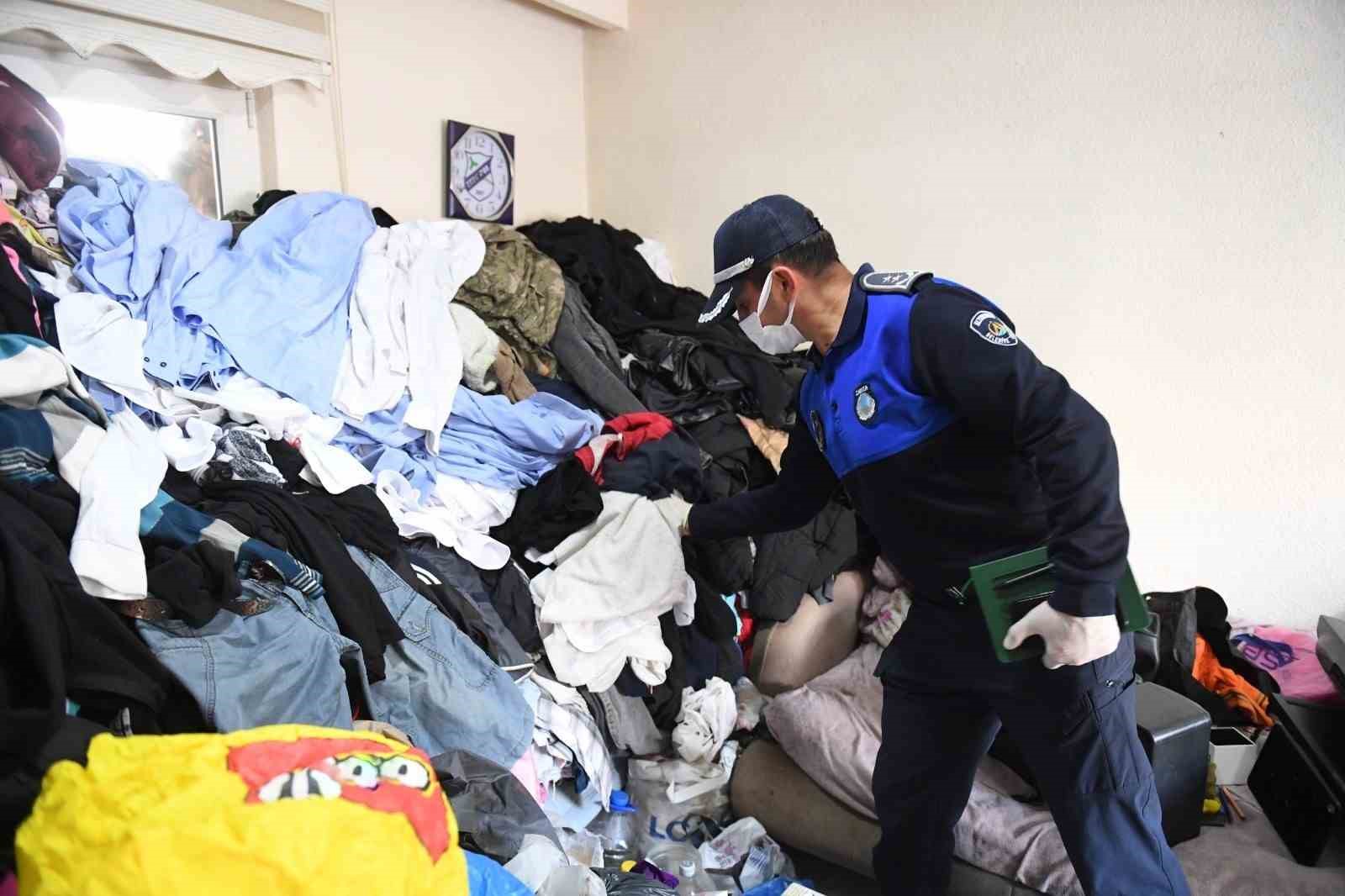 orduda-kotu-koku-ihbari-yapilan-evden-20-kamyon-cop-cikti