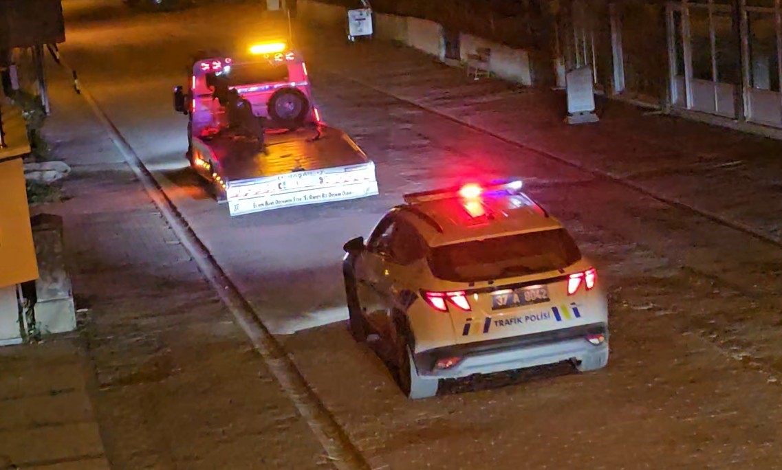 polisin-dur-ihtarina-uymayan-ehliyetsiz-motosiklet-surucusune-410-bin-lira-ceza