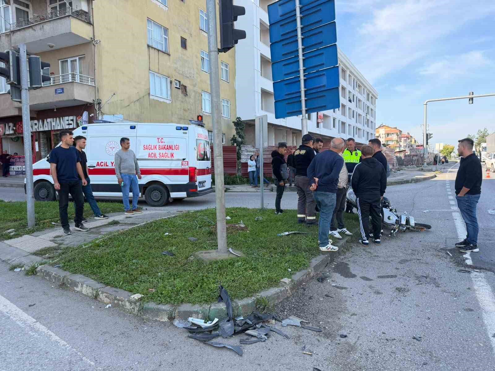samsunda-kirmizi-isik-kazasi-1-yarali