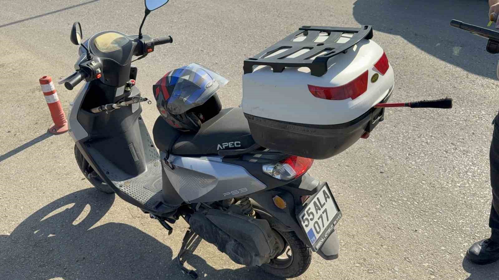 samsunda-motosiklet-devrildi-surucu-yaralandi