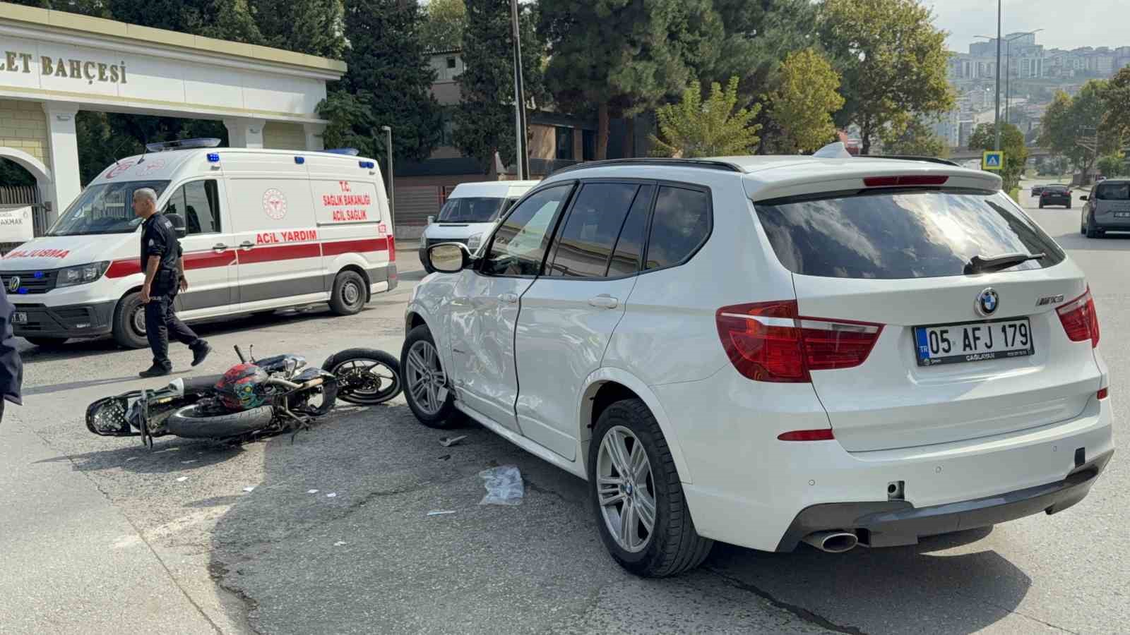samsunda-otomobille-carpisan-motosikletin-17-yasindaki-surucusu-yaralandi