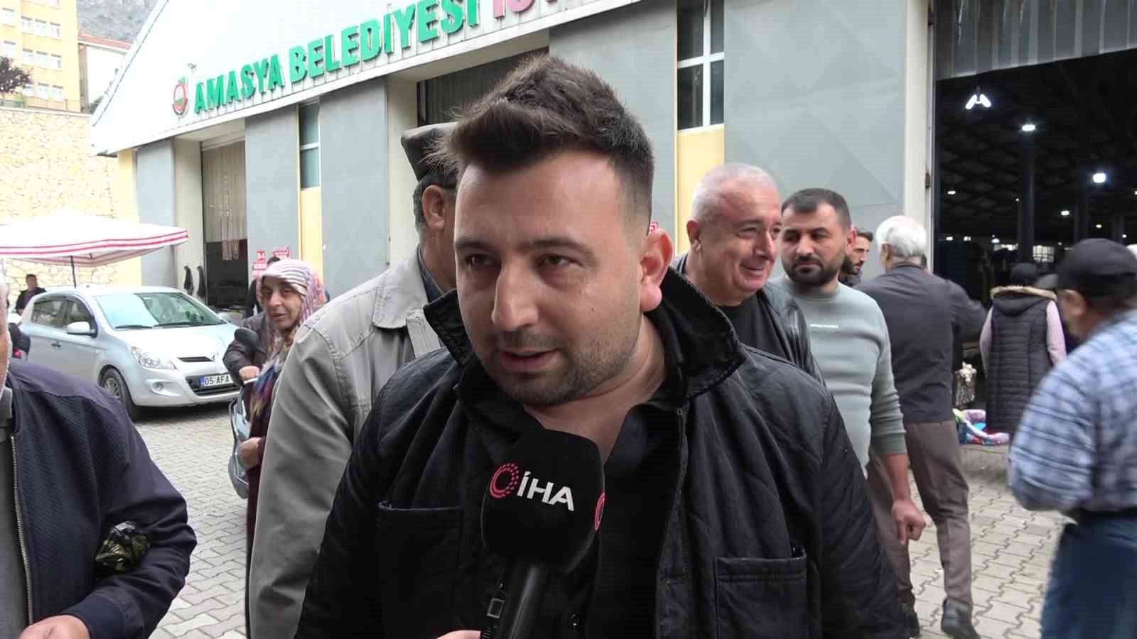 sezonun-son-karpuzlarini-ucretsiz-dagitti-5-dakikada-tukendi