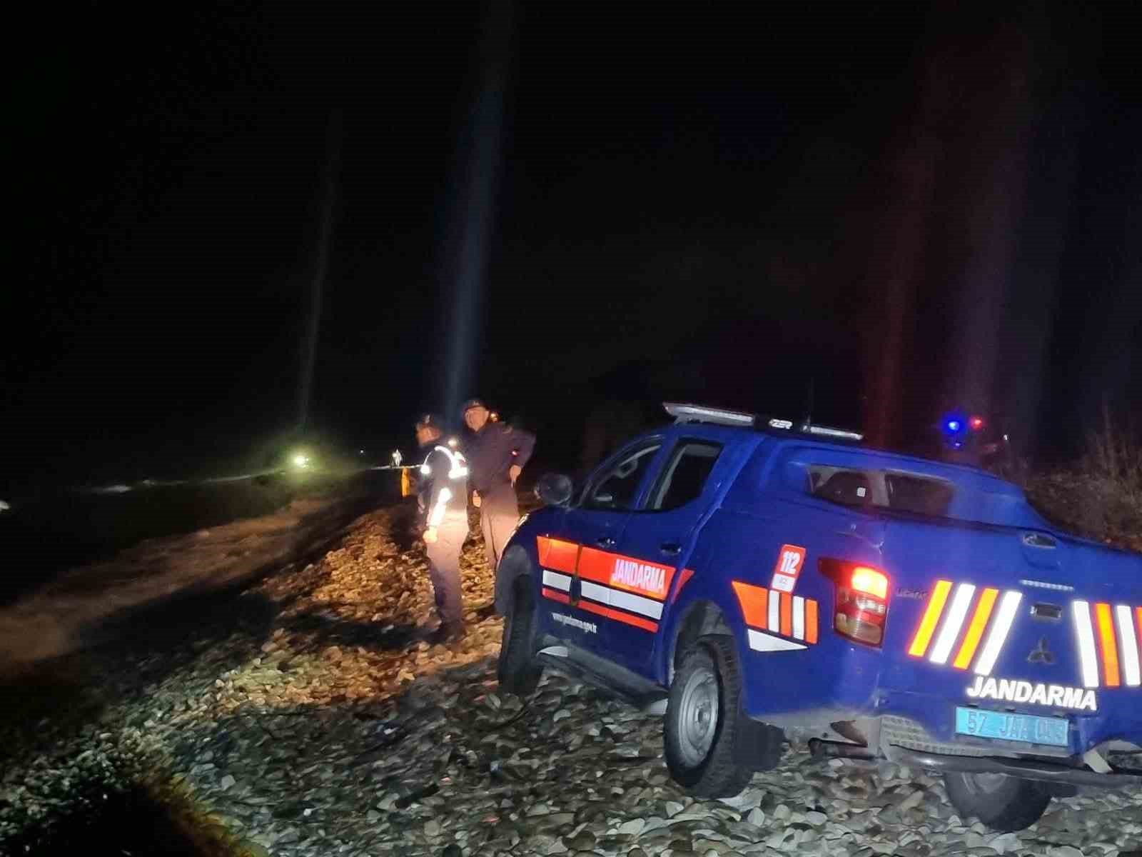 sinopta-tekne-alabora-oldu-1-polis-olu-1-polis-kayip