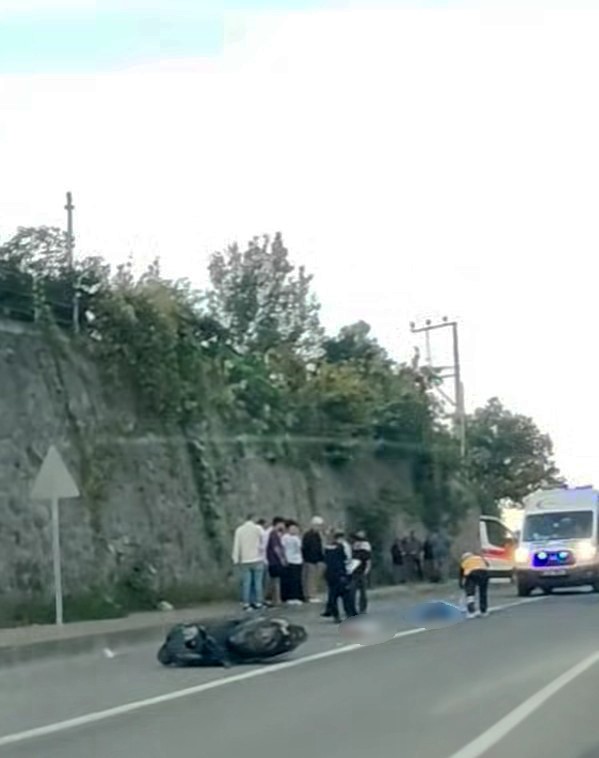 tirin-carptigi-motosiklet-surucusu-hayatini-kaybetti
