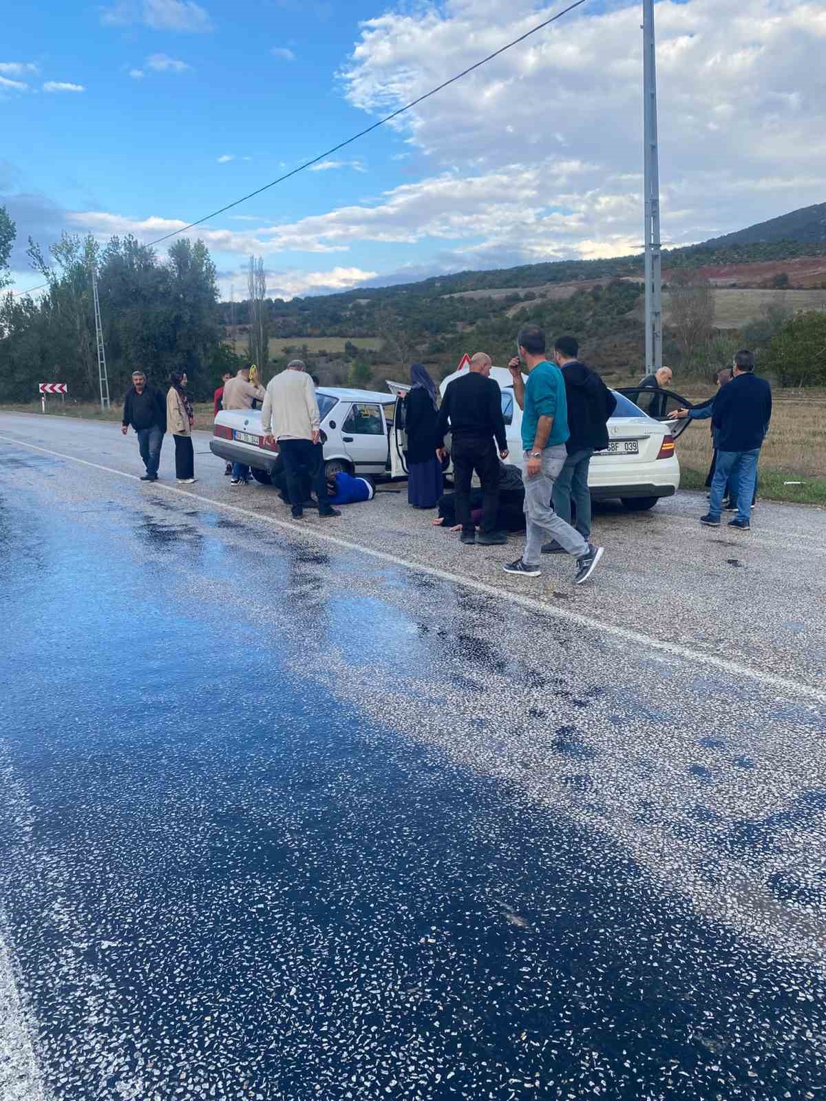 tokatta-iki-aracin-kafa-kafaya-carpistigi-kazada-5-kisi-yaralandi