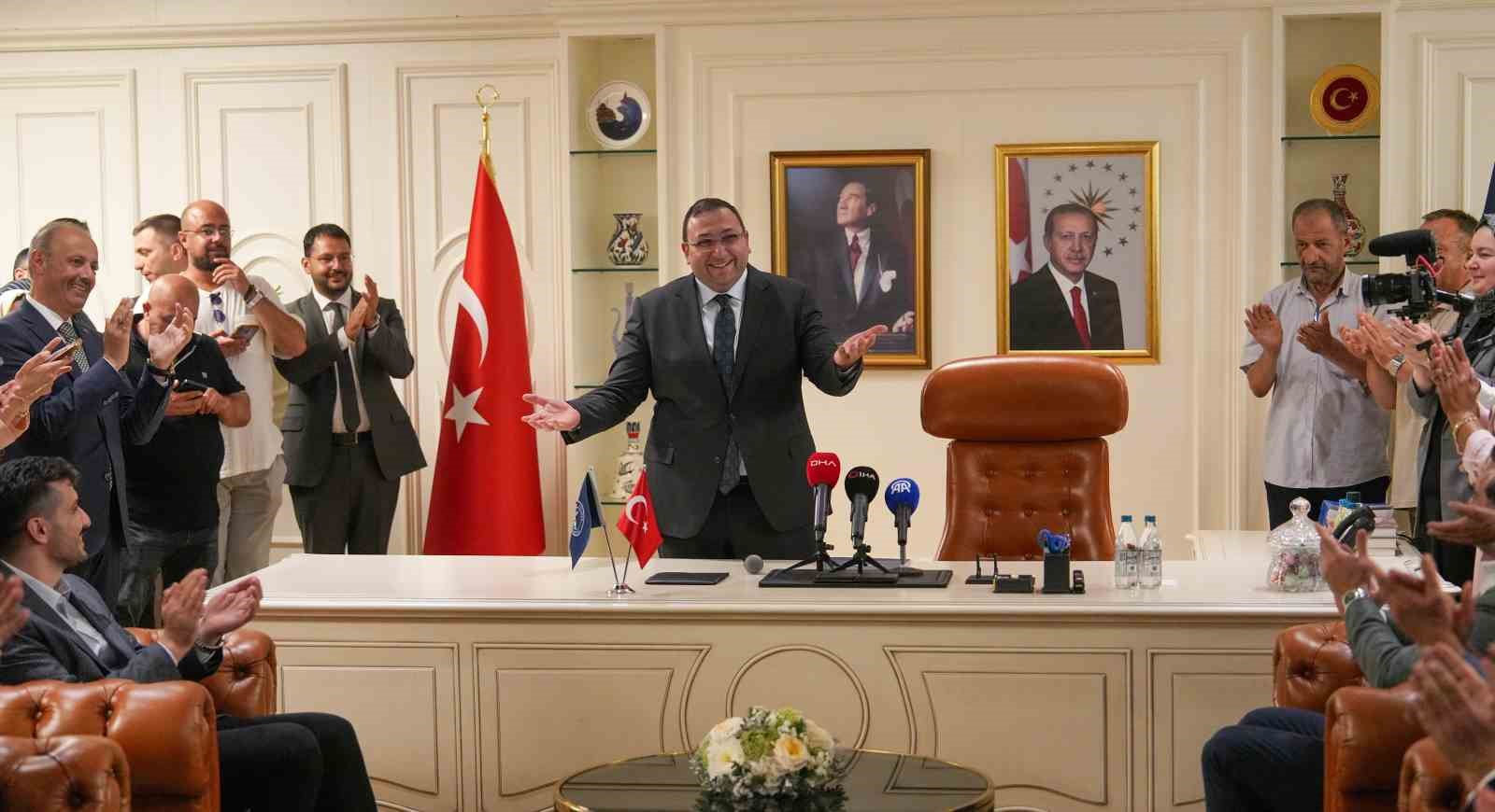 uskudar-belediye-baskan-vekili-dundar-ziya-gultekin-hayatini-kaybetti