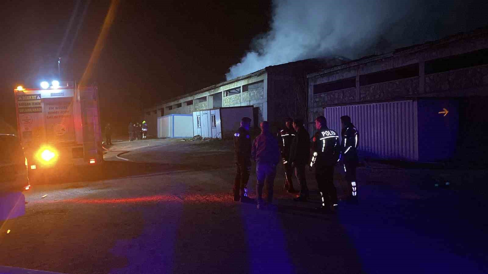 boluda-insaat-deposunda-yangin