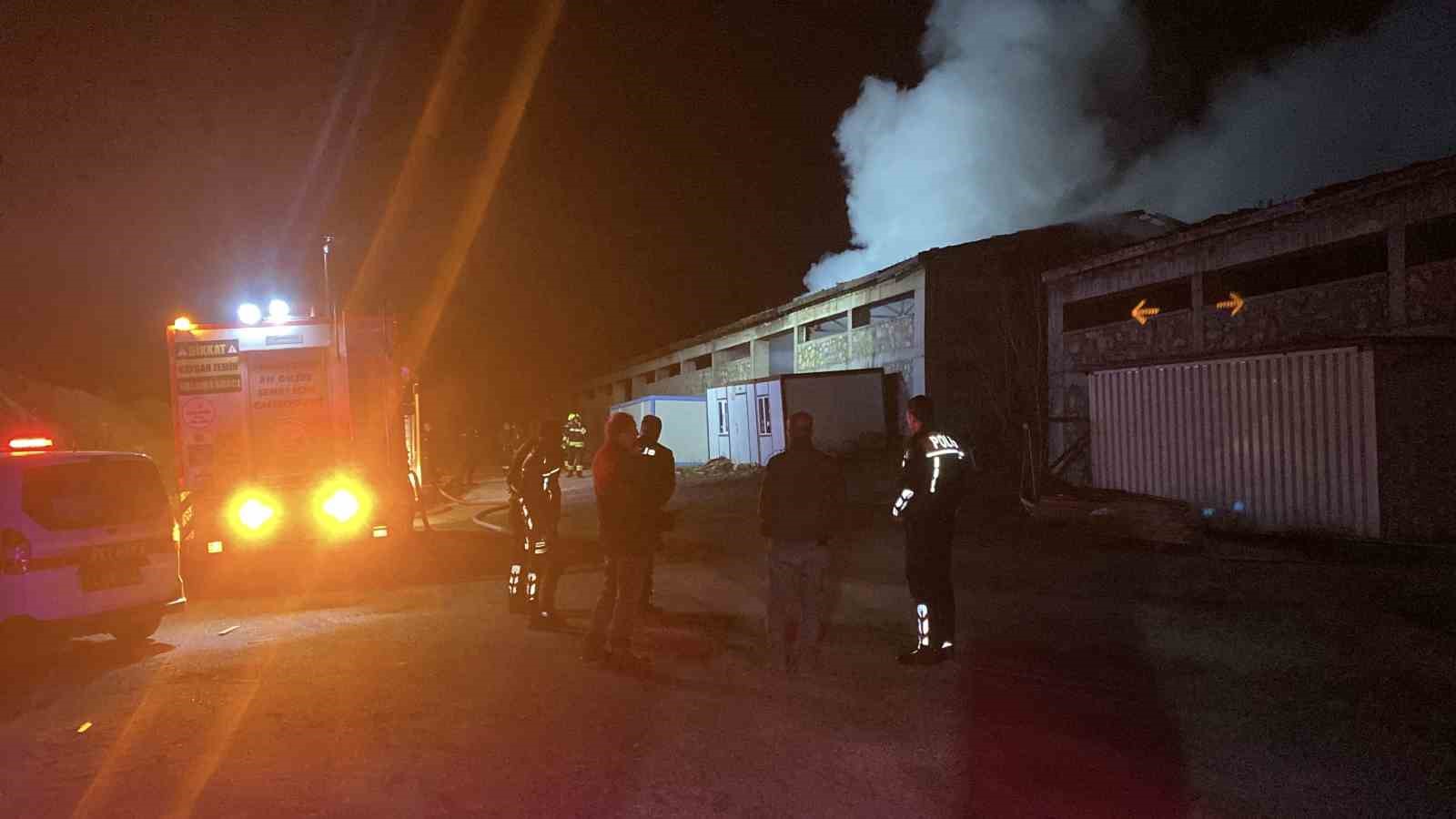 boluda-insaat-deposunda-yangin