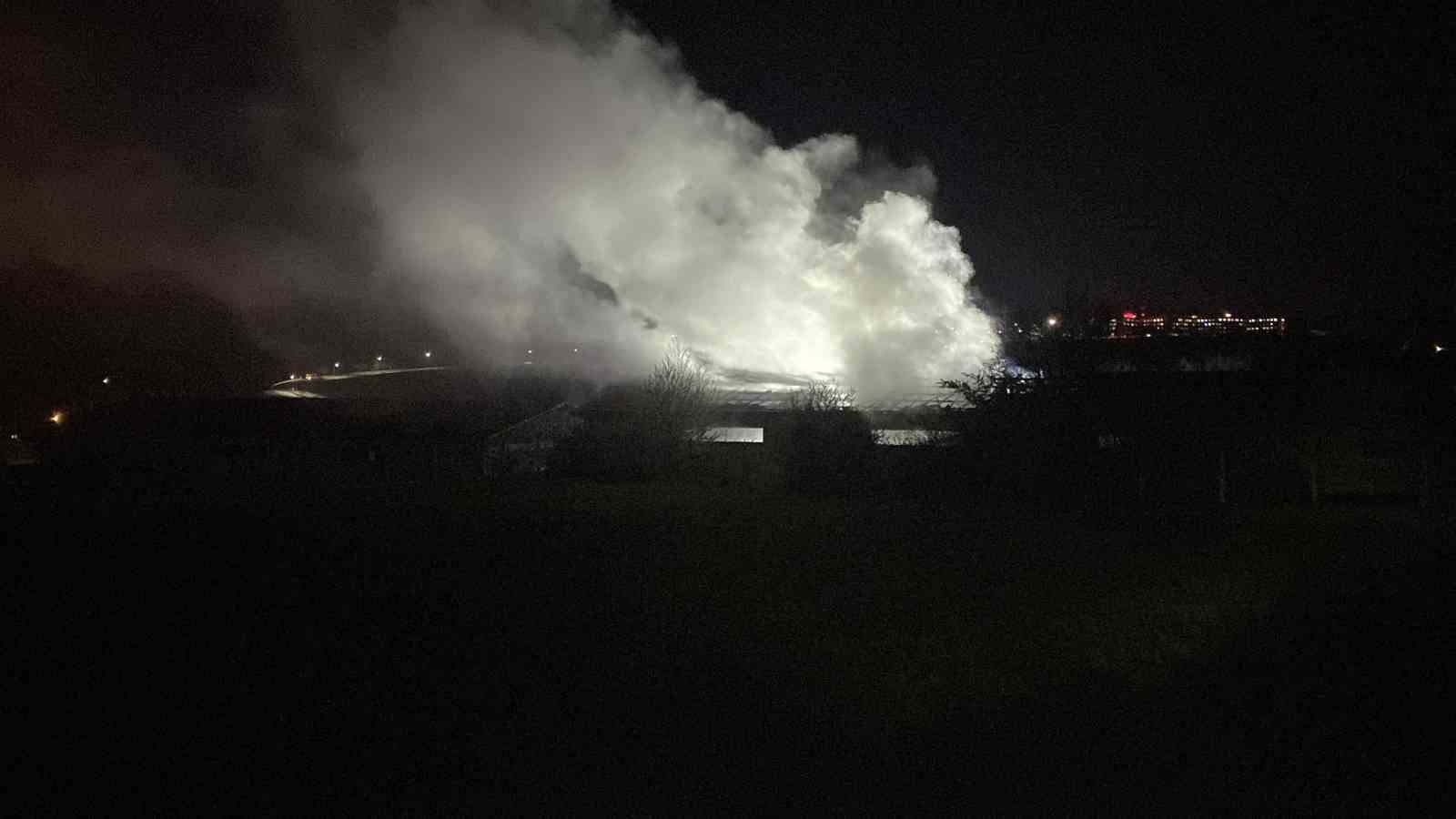 boluda-insaat-deposunda-yangin