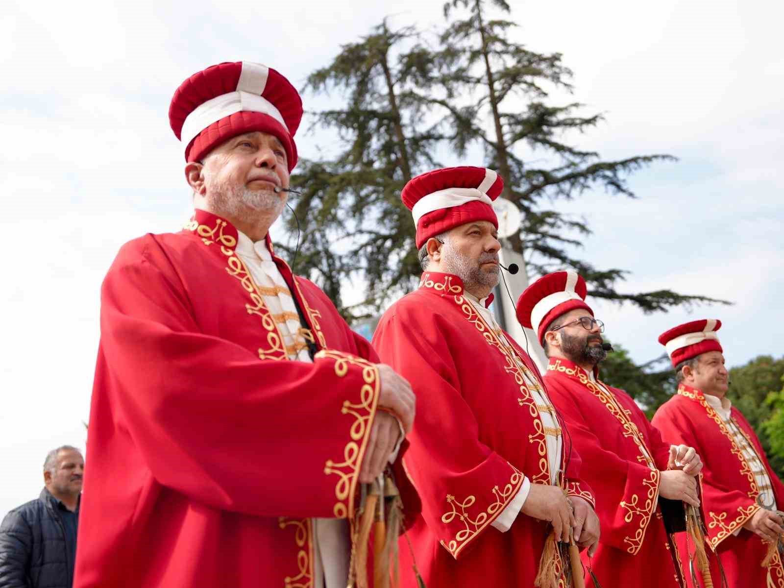 duzcede-mehter-takiminin-gosterisine-vatandaslardan-buyuk-ilgi