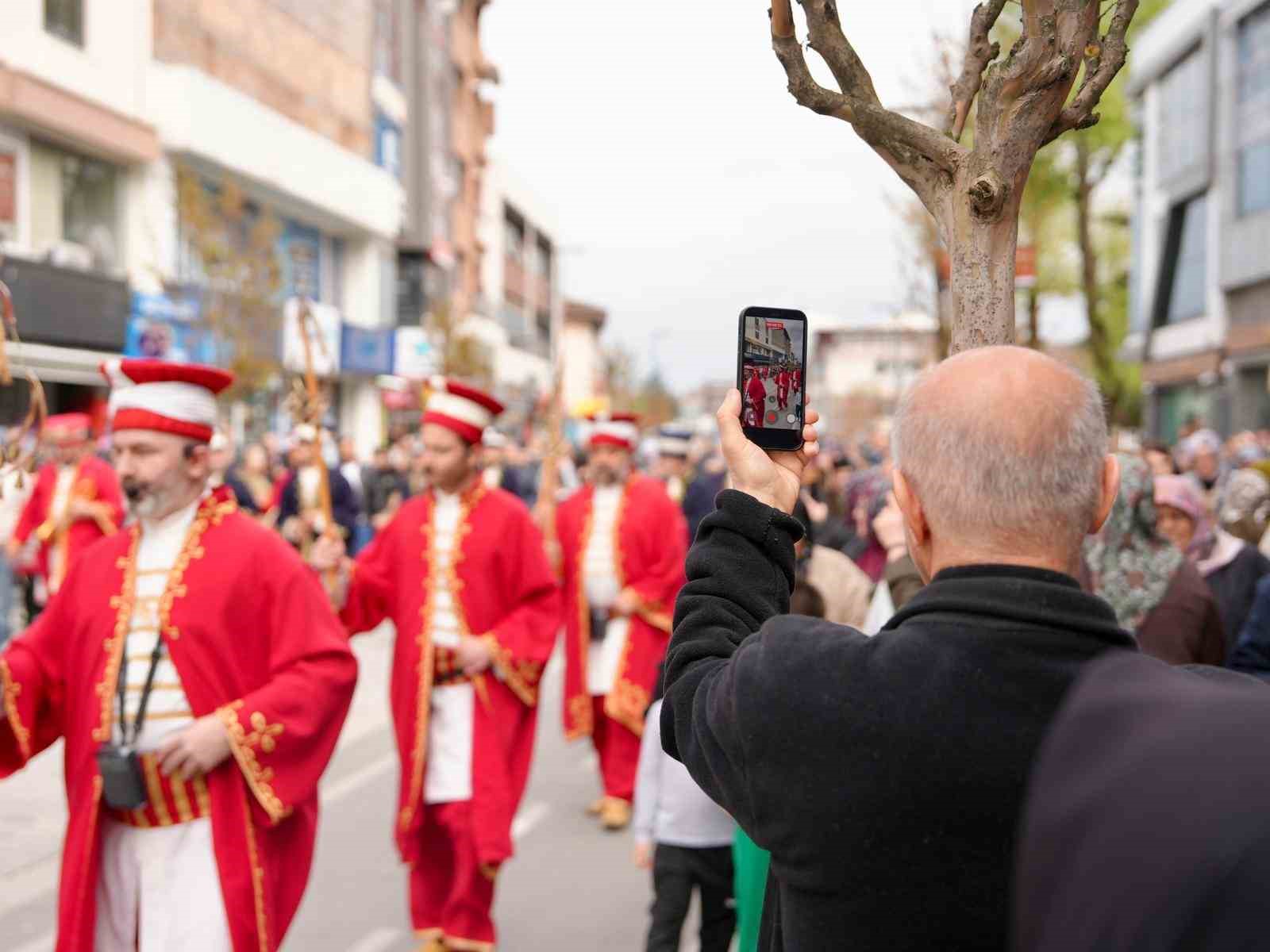 duzcede-mehter-takiminin-gosterisine-vatandaslardan-buyuk-ilgi