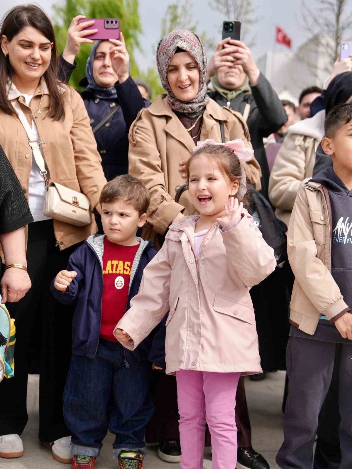 duzcede-mehter-takiminin-gosterisine-vatandaslardan-buyuk-ilgi