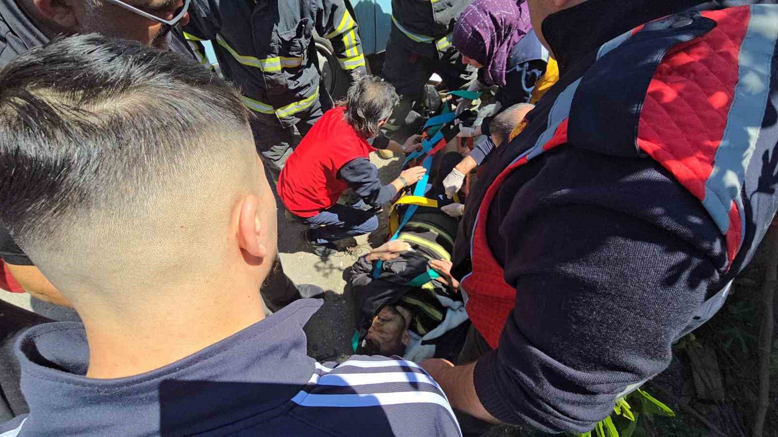 minibusun-altinda-can-pazari-motosikletliyi-ekipler-zamanla-yarisarak-kurtardi