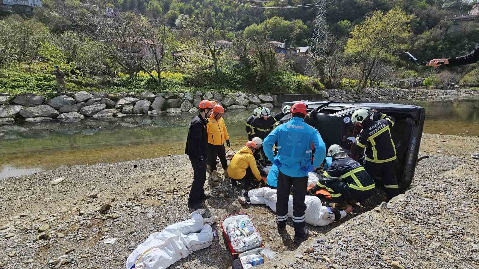 zonguldaktaki-sel-ve-taskin-tatbikati-gercegini-aratmadi