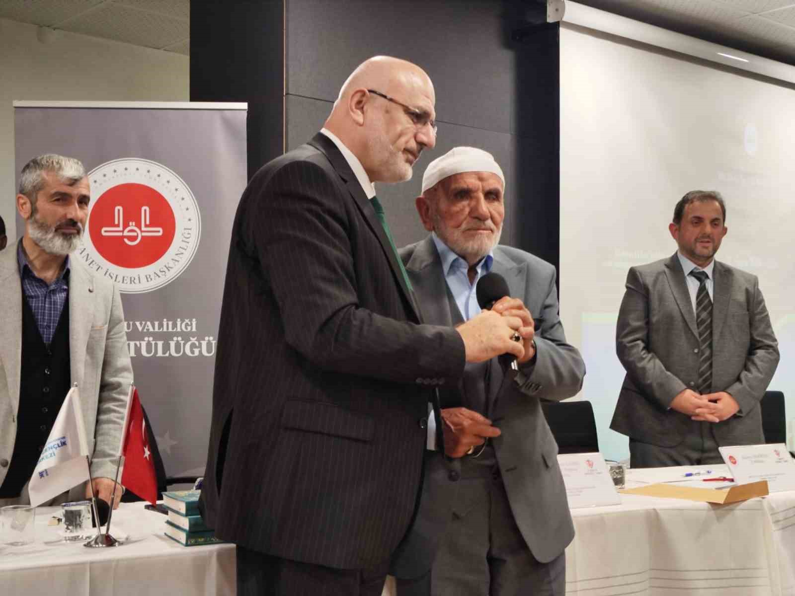 87-yasinda-hafiz-oldu