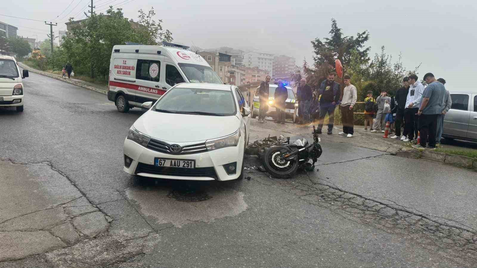 alaplida-motosiklet-kazasi-kamerada-1-yarali