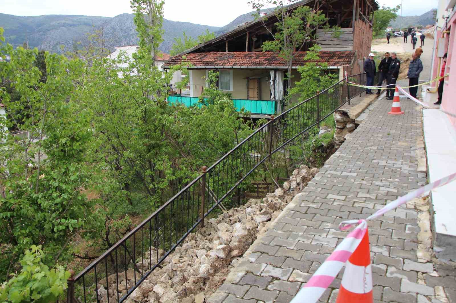 amasyada-binanin-istinat-duvari-coktu