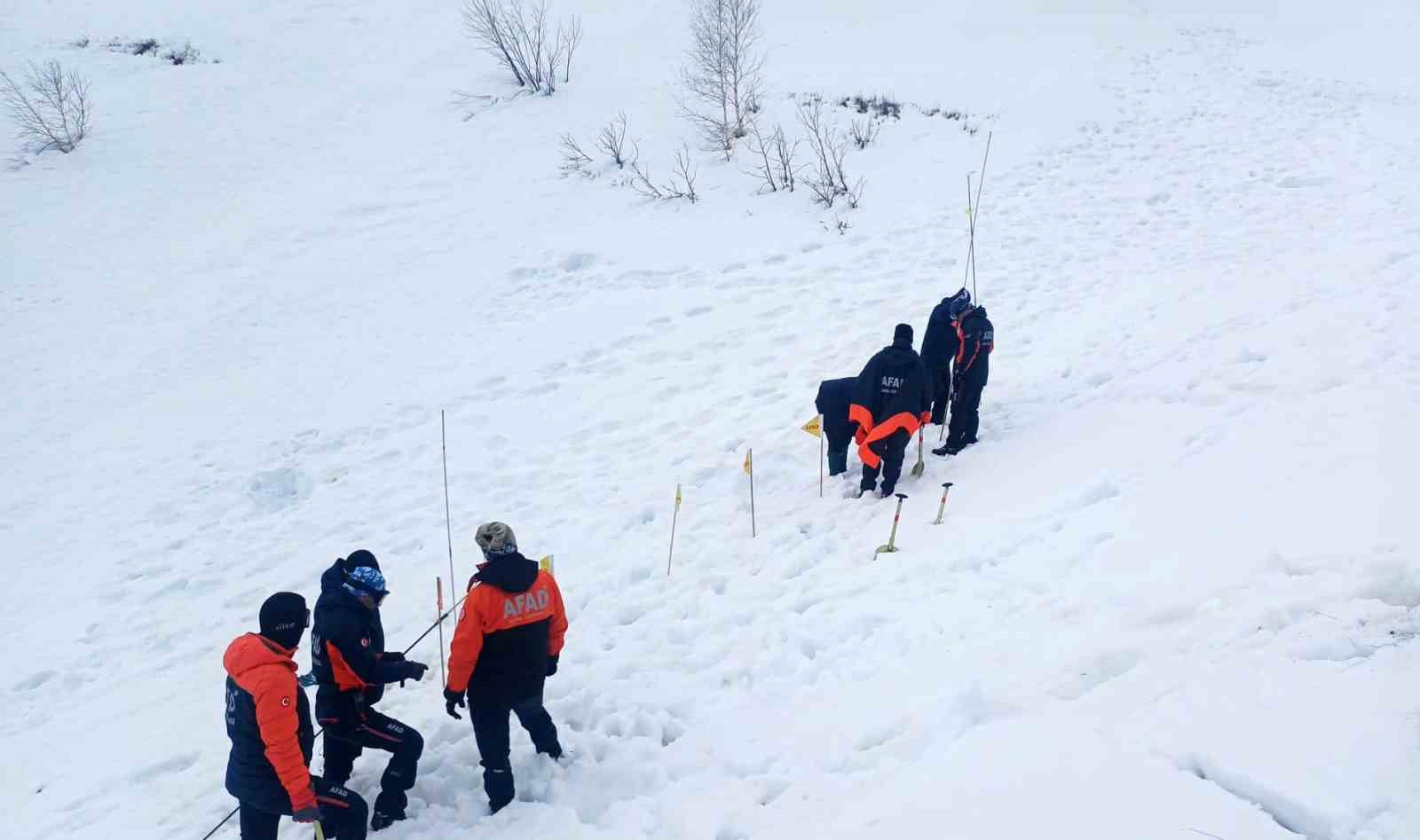 artvinde-cig-altinda-kalan-coban-122-gundur-kayip-arama-calismalari-yeniden-basladi
