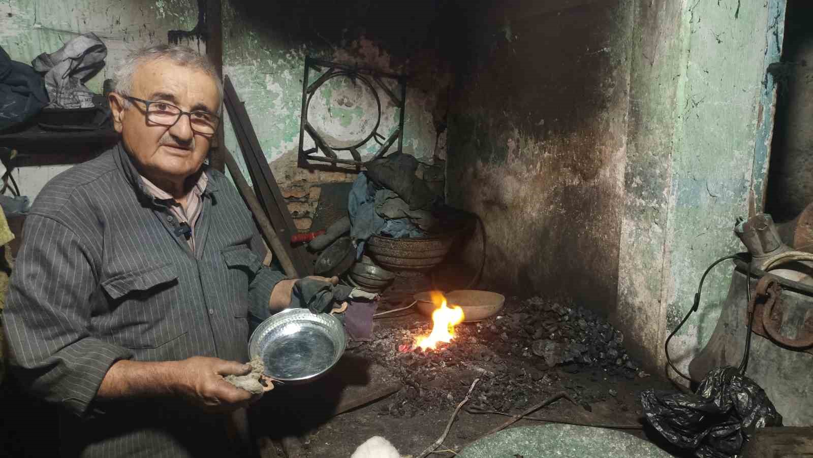 ateste-tavlanan-emek-45-yildir-kalayciligi-yasatiyor