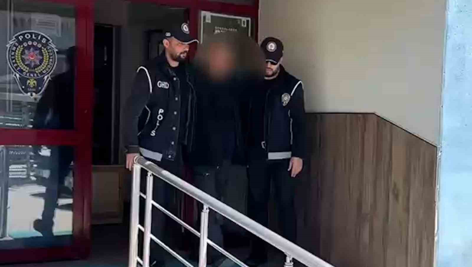 boluda-durdurulan-kamyondan-10-duzensiz-gocmen-cikti-surucu-tutuklandi
