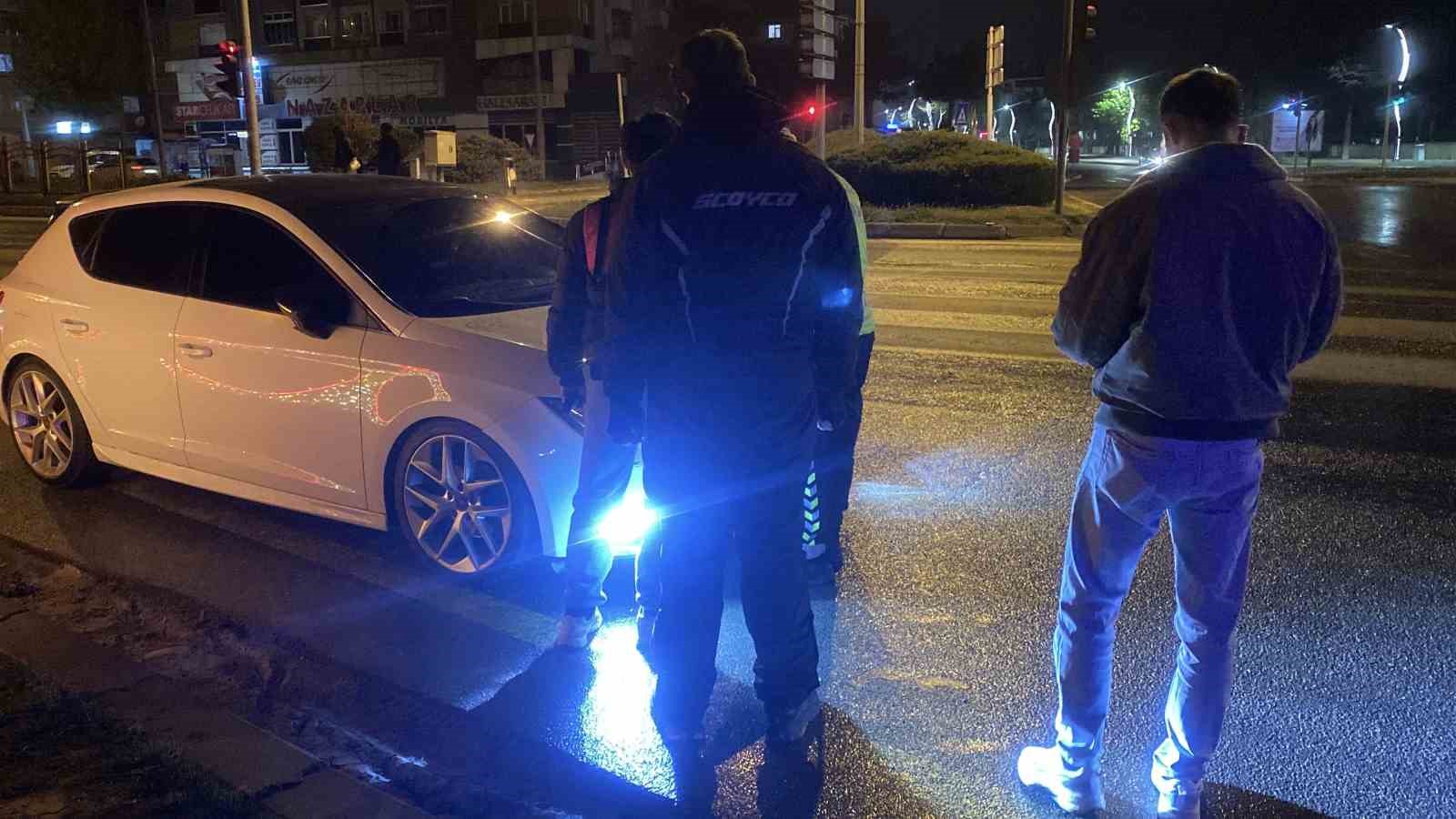 boluda-otomobil-ile-motosiklet-carpisti-1-yarali