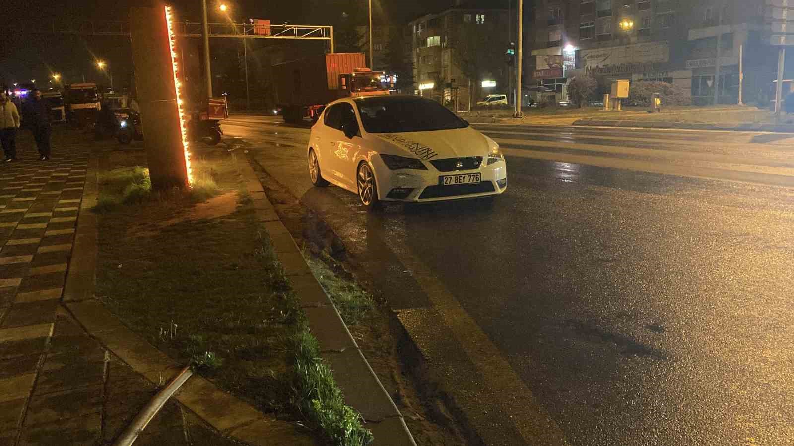 boluda-otomobil-ile-motosiklet-carpisti-1-yarali