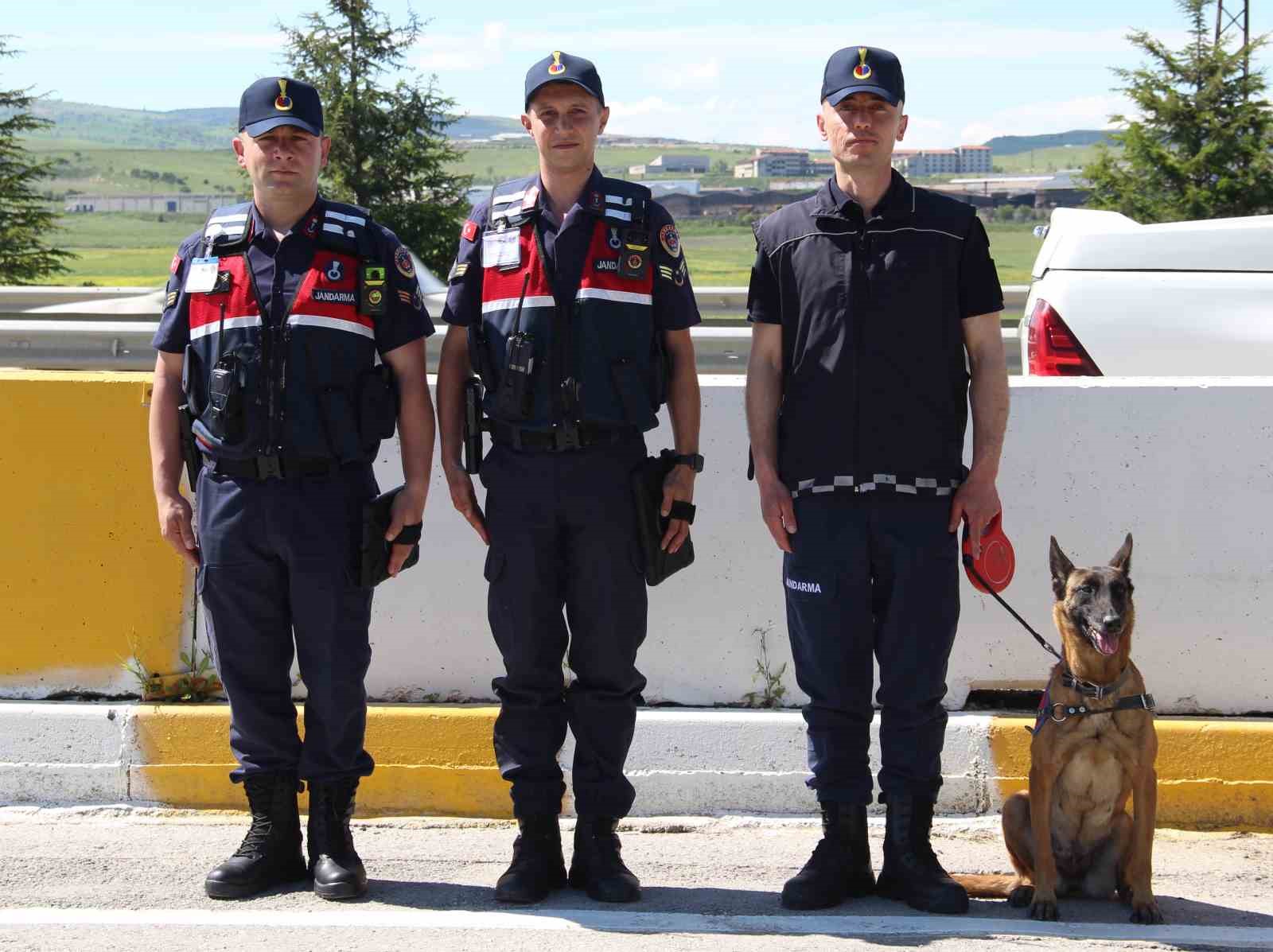 corum-valisi-ali-calgan-artan-arac-sayisi-tedbirlerimizi-arttirmamizin-en-buyuk-sebebidir