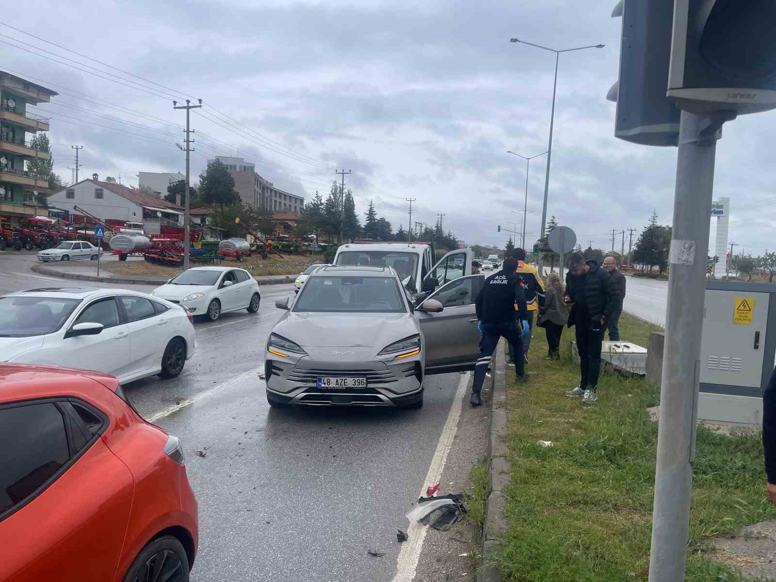 corumda-3-arac-carpisti-2-yarali