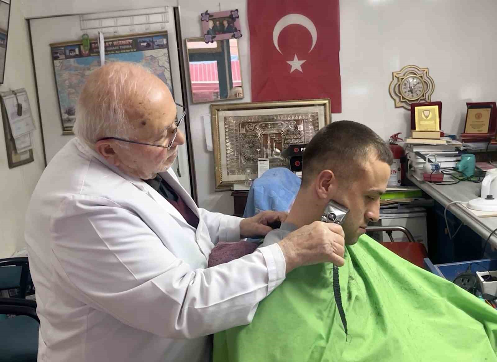 corumun-muthis-berberi-82-yasinda-66-yillik-meslegine-devam-ediyor