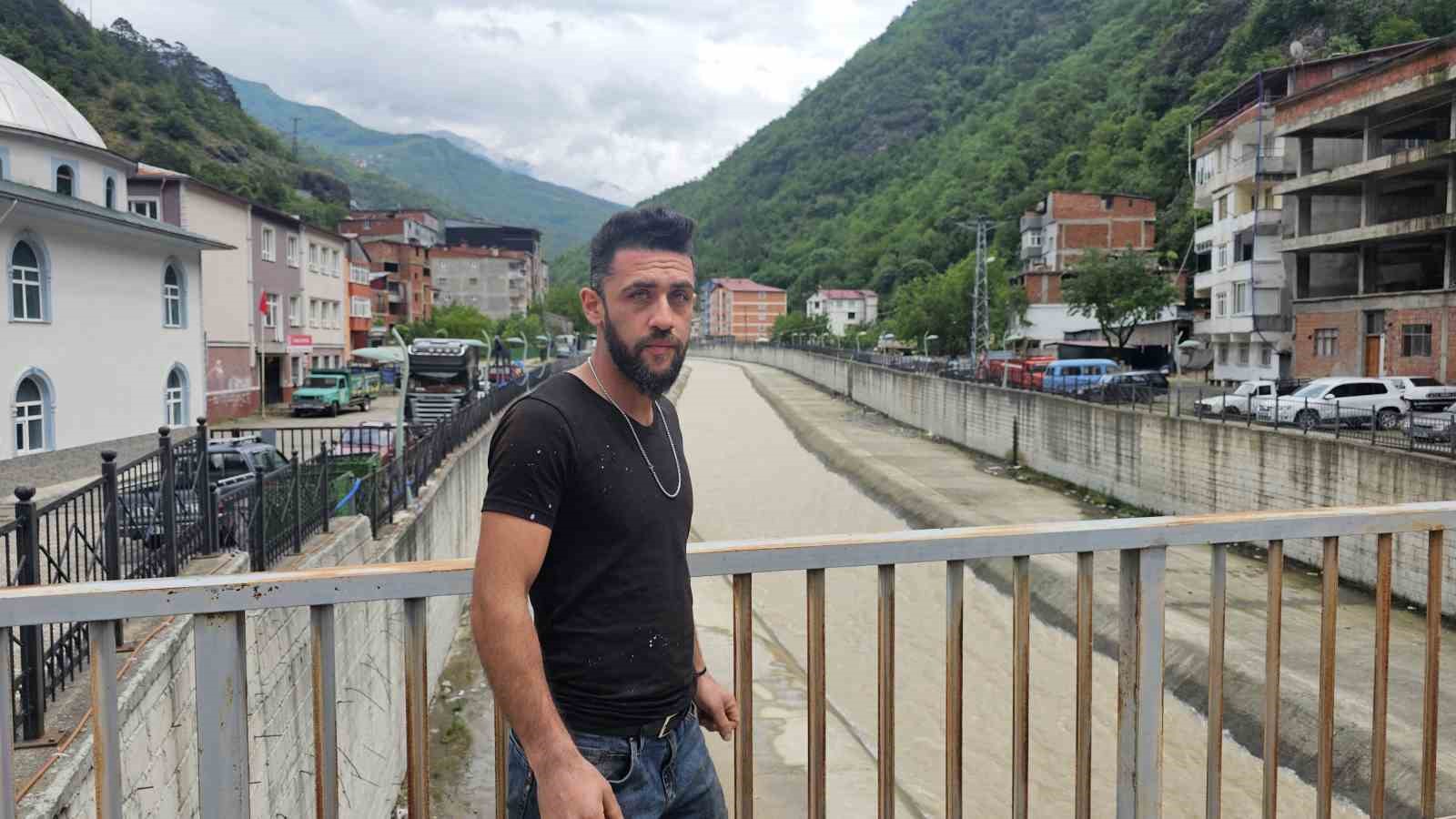 dereye-dusen-cocugu-kurtaran-vatandaslar-yasanan-can-pazarini-anlattilar-hic-tereddut-etmedik