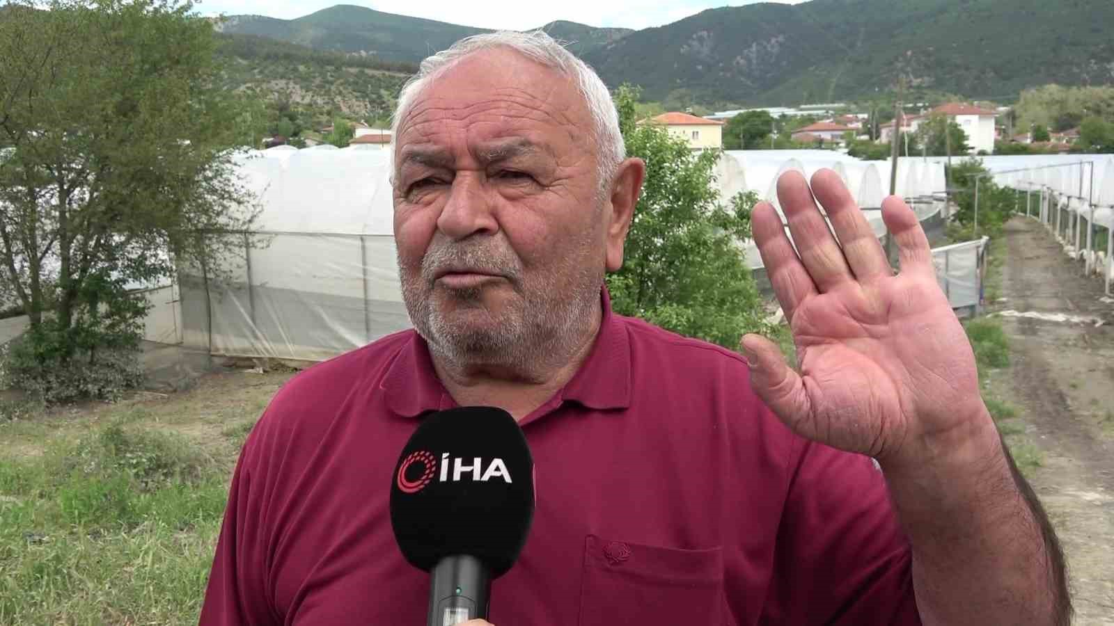 diktigi-binlerce-kok-fidesi-sel-sonrasi-curuyen-ciftci-bu-afet-allahtan-geldi-boynumuz-kildan-ince