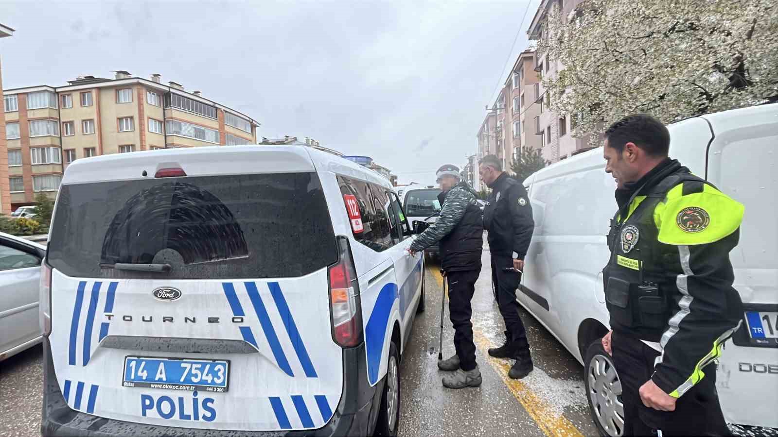 ehliyeti-iptal-edilen-surucu-yasli-kadina-carpti