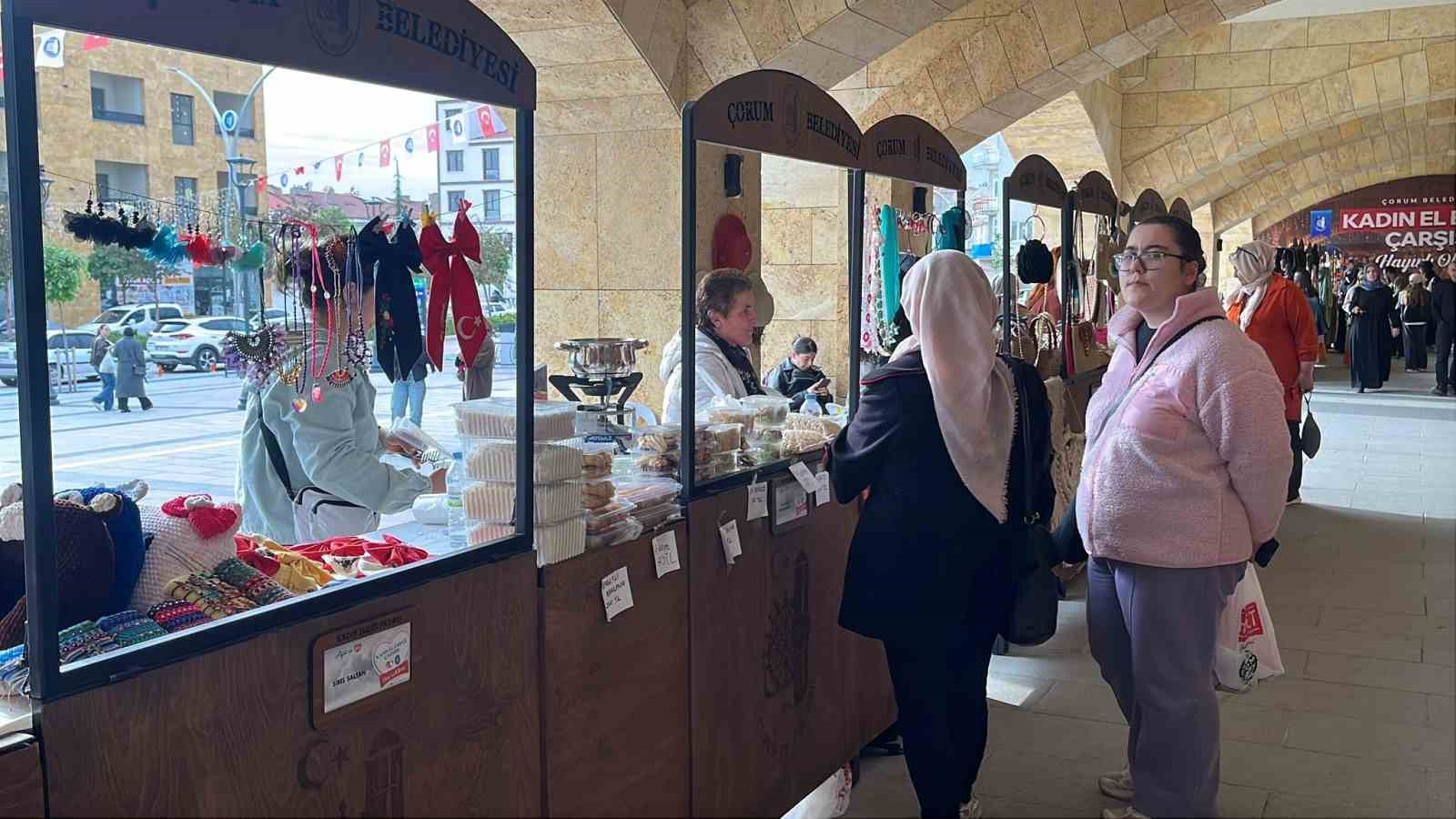 el-emegi-urunler-tezgaha-cikti-kadin-ureticiler-aile-ekonomisine-katki-sagliyor