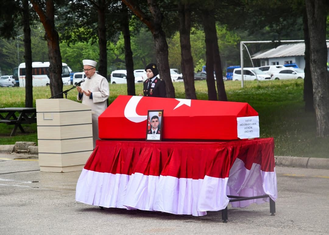 genc-yasta-vefat-eden-komutanin-son-mesajlari-aglatti-ogrencilere-burs-verelim