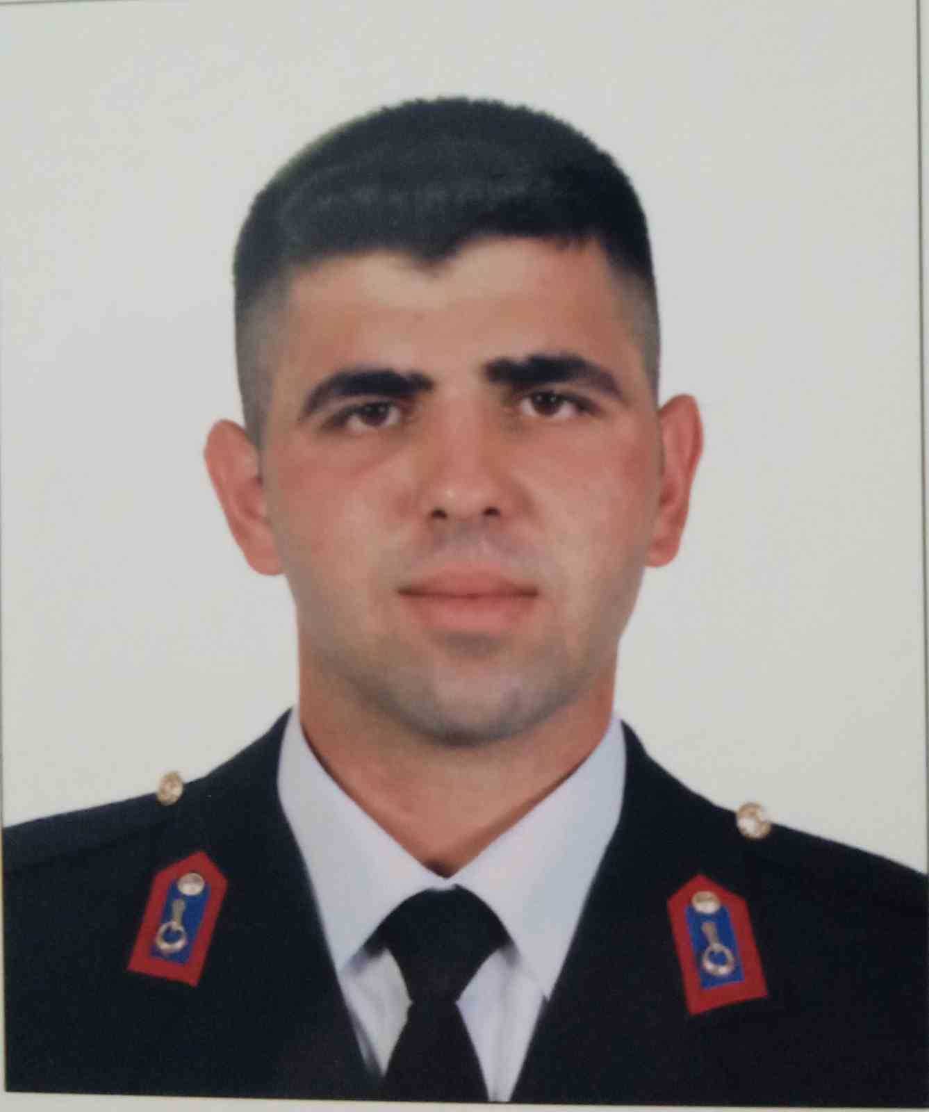 genc-yasta-vefat-eden-komutanin-son-mesajlari-aglatti-ogrencilere-burs-verelim