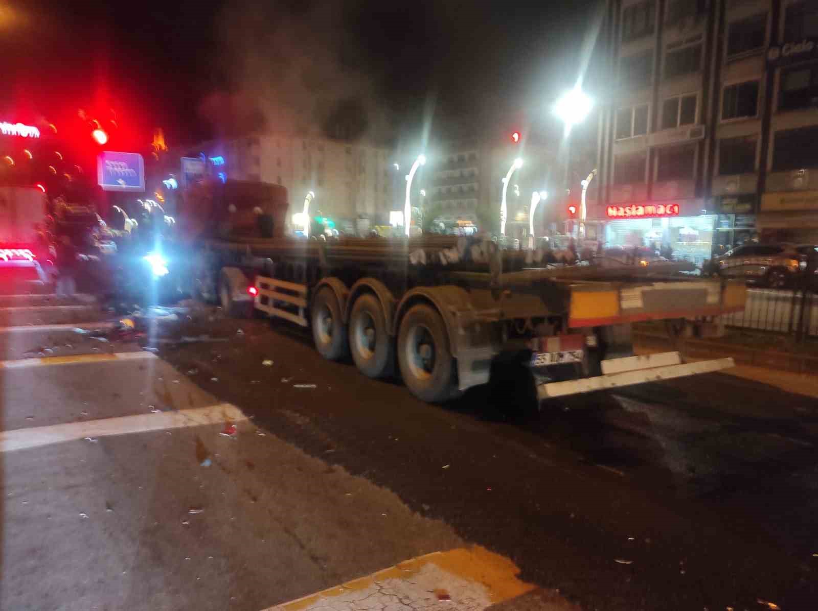 giresunda-tir-iki-otomobile-carpti-5-olu-6-yarali